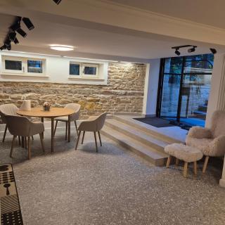 Apartament langa Cluj Arena cu 2 camere, bucatarie, baie si camara - 1