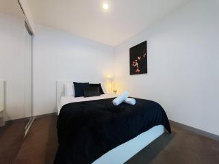 Homey Comfort at Victoria Market - Melbourne - 8