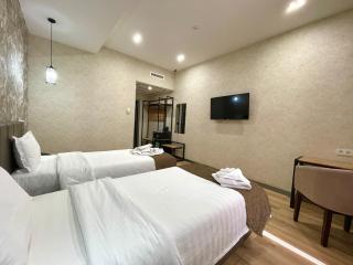 Alpha Plaza Boutique hotel - - 8