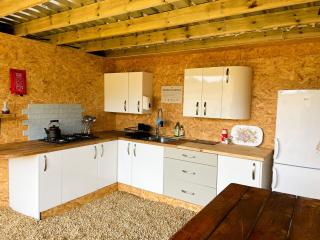 Hogchester Meadow Pods - 1