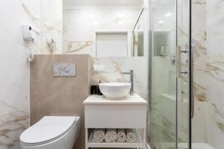 Urban Chic - Mennica Residence Luxury Stay for 10 Guests in Central Warsaw - 2