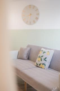 Modern Central 2-Bed, walk to train, Free Parking, Wifi & Netflix, workspace - Wolverhampton - 2