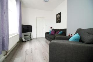 Rugby Place by Tŷ SA - Newport - 9