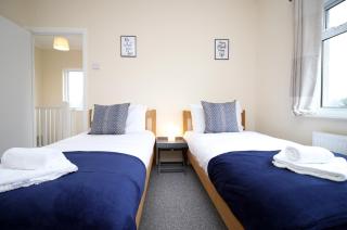 Parkview - Spacious 3 Bed - Parking - WIFI - Newport - 1