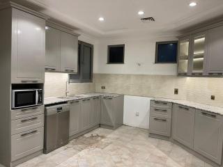 Palm Jumeirah Beachfront private pool villa 5 BR & 1 maids room with access to beach - Dubai - 2