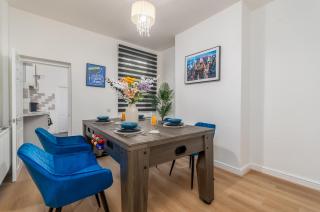 Modern 900Mbps Wi-Fi Workspace Near Coventry City Centre and Coventry University Free Parking Sleeps 5 and Games - 8
