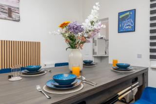 Modern 900Mbps Wi-Fi Workspace Near Coventry City Centre Coventry University Free Parking Games - Coventry - 1