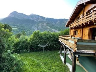Chalet en bois avec très belle vue sur la montagne - 1