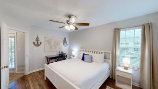 Charming 2BR Condo w/ Private Balcony in Gulf Shores, Pool, Hot Tub - 8