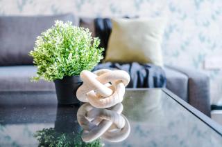 Large 4BR House, Sleeps 8, Parking, Full Kitchen, Ideal for Groups, family, contractors - 7