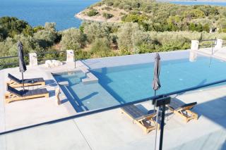 Queen Bee Luxury Villa- Sparto - 2