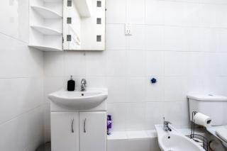 Huge 4 BR, 30s to Tube, 3 Bath & Gym Gear - Londra - 8
