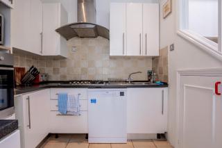 Huge 4 BR, 30s to Tube, 3 Bath & Gym Gear - Londra - 4
