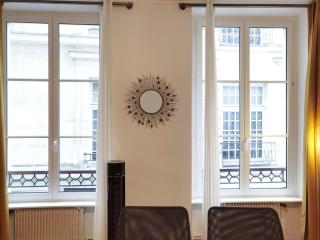 Calm apt 60m2 near Notre-Dame and Seine 2bdrs N4-4b - 2