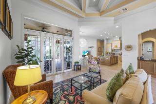 Waterfront home with heated pool, spa and walk to beach - 8