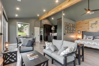 Beaver Lake Studio Luxe Stay at Historic Site - 8