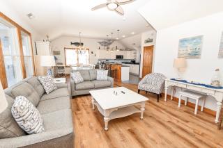 Soundside, Private Pool, Hot Tub, Rec Room-VOH50, Castle in the Sand - Corolla - 6