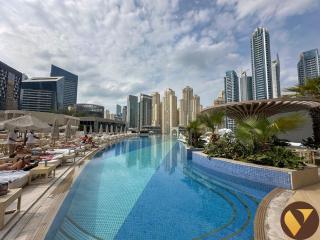 Vogue Vacation Homes, Marina JW Marriott with Direct Access to Marina Mall, Studio Apartment with Balcony and Marina Skyline View, Access to all Amenities - 9