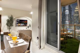 Stunning 2BR with Panoramic Burj & Fountain view - 7