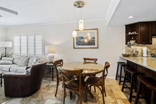 Walk to Beach, Pool & Flagler! Relaxed Condo w/ Balcony & Full Kitchen - 9