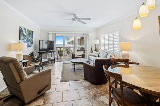 Walk to Beach, Pool & Flagler! Relaxed Condo w/ Balcony & Full Kitchen - New Smyrna Beach - 0