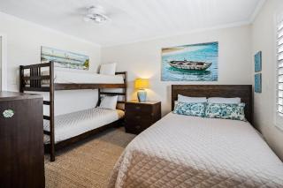 Walk to Beach, Pool & Flagler! Relaxed Condo w/ Balcony & Full Kitchen - New Smyrna Beach - 2