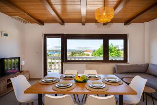 Apartments Villa Verica - Mit Meerblick & Pool auf der Insel Rab - 1