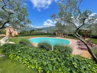 Spoleto Tranquilita sleeps 16 with Wifi Pool Yoga Studio Gardens and Views - 9