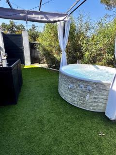 Le Monde Éphémère d Emilie Logement indépendant 2étoiles avec jacuzzi - Rocbaron - 9