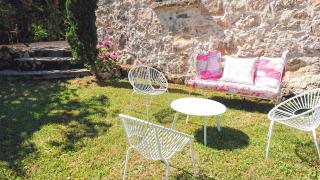 Gîte en Cévennes du sud, bergerie restaurée au rez de jardin d'une bastide avec piscine à débordement, vue exceptionnelle, authenticité, confort, repos assuré au cœur de la nature - 1