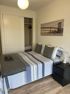 Modern Big Room with Balcony in New Apartment - Montijo - 1