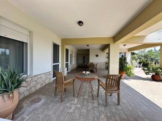 Comfortable Home - Epanomi - 3