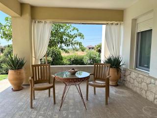 Comfortable Home - Epanomi - 2