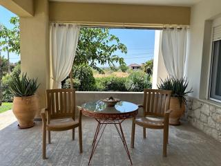Comfortable Home - Epanomi - 5