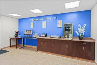 Days Inn by Wyndham Lamont - 6