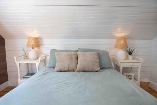 Four Bedroom Charming Downtown Cape - 9