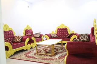 Luxury Palace - - 4
