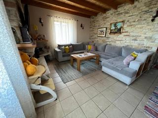Villa Rovishta - - 8