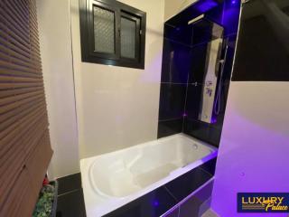 Luxury Palace - - 2