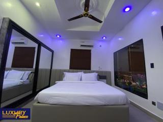 Luxury Palace - - 1
