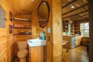 Cabin Getaway - Hot Tub, Scenic Views, Hiking - 3