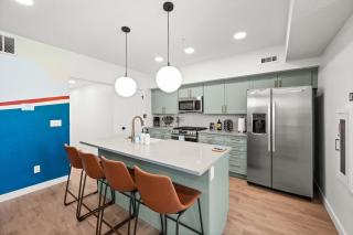 Boho Vibe Townhome King Bed Garage SLC - 1