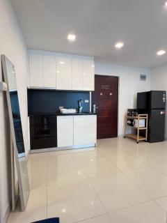 Park Royal 3, Pratamnak soi 6, Pattaya - 5