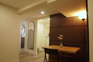 ION House - near shopping and Kennedy subway - 2