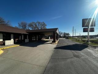 Hotel Arthur by OYO Glenwood Hwy 34 - 6