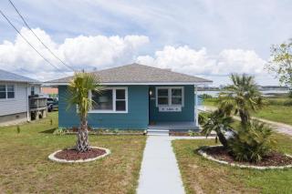 Bay Breeze Retreat - 0
