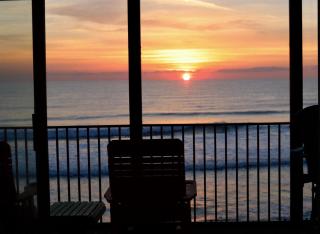 Oceanfront Oasis - 2BR2BA direct oceanfront! - 9