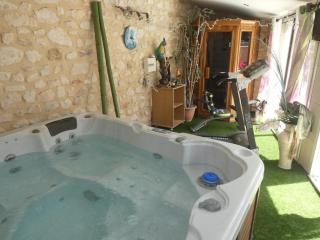 VILLA SANLOREN Piscine et Jacuzzi - Sabran - 7