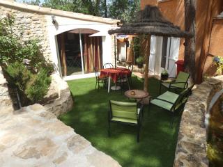 VILLA SANLOREN Piscine et Jacuzzi - Sabran - 4