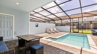 Modern 5BR Townhouse w Private Pool near Disney - 4